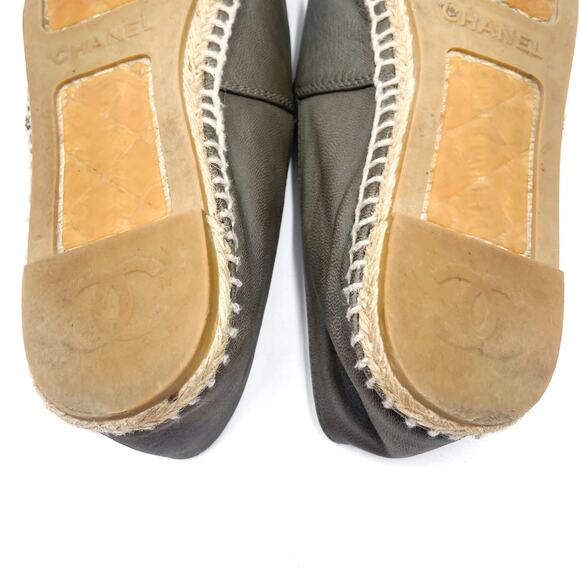 Chanel CC Espadrille Flat Gray Suede Leather Cap Toe Slip On‎ Sz 37 / 7 - Picture 13 of 14